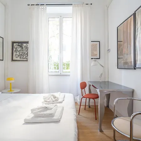 Elegantis Des Artistes Apartment Rome